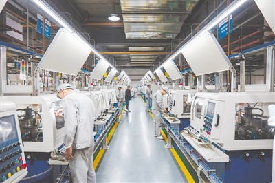 <p>　　銀川經濟技術開發區以創新持續點燃高質量發展核心引擎，不斷擴寬智能制造的經度和緯度。</p><p>　　本報記者　趙磊　攝　　</p>