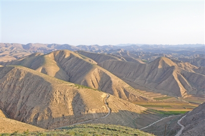 <p>　　2009年東部山區荒山植被稀少。</p>