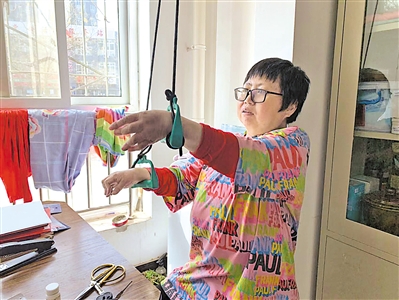 <p>　　家里安裝了康復設施，陸夢蝶在家中就能進行康復鍛煉。</p>