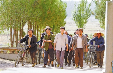 <p>　　這是《山海情》攝制現(xiàn)場(chǎng)。</p>