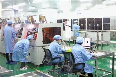 <p>　　九天智能科技（寧夏）有限公司車間。　　　　　　　　　　　　　　　　　　　　　　　　　　　　　　　　　　　　　　　　　　　　　　　　　　　　　　　　　　本報(bào)記者　朱立楊　　攝</p>