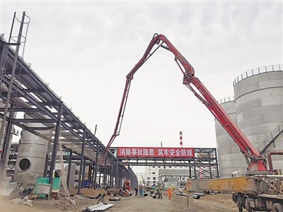 <p>　　火熱的建設工地。</p>