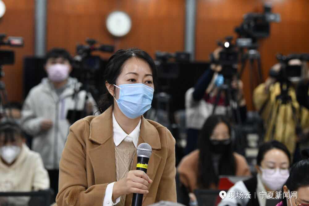 許新霞.jpg