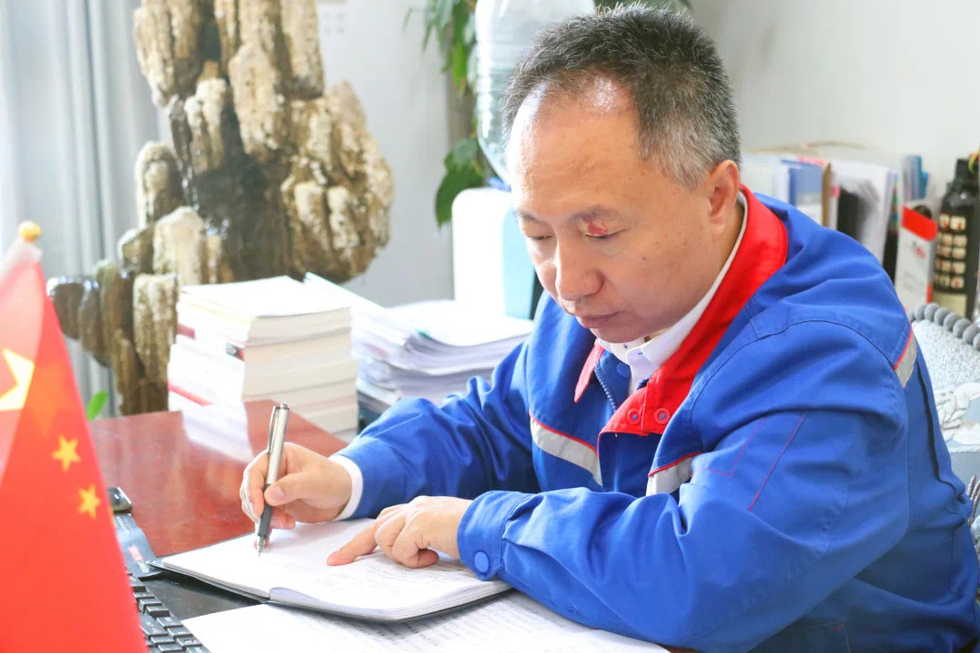 陳旭忠.jpg