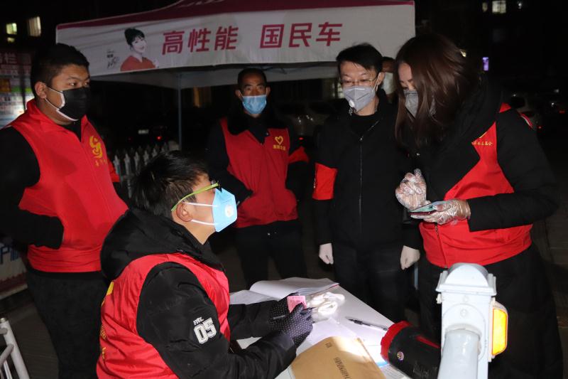 中衛市沙坡頭區慈善總會會長、創發物業服務公司總經理劉輝 (2).jpg