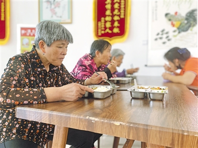 <p>　　城鄉養老服務體系全覆蓋。</p>