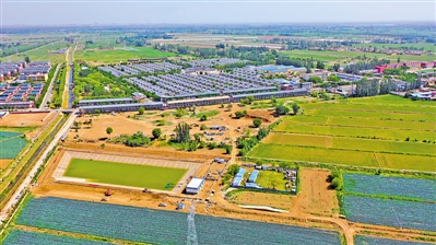 <p>　　全方位打造民族團結進步創建工作矩陣，實現脫貧攻堅與鄉村振興有效銜接。</p>