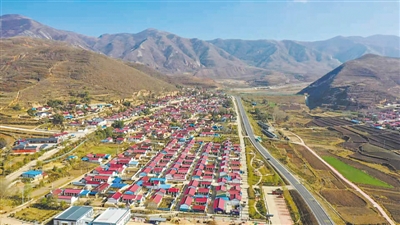 <p>　　六盤山下的隆德縣觀莊鄉前莊村如今已成鄉村旅游的網紅打卡地。</p>